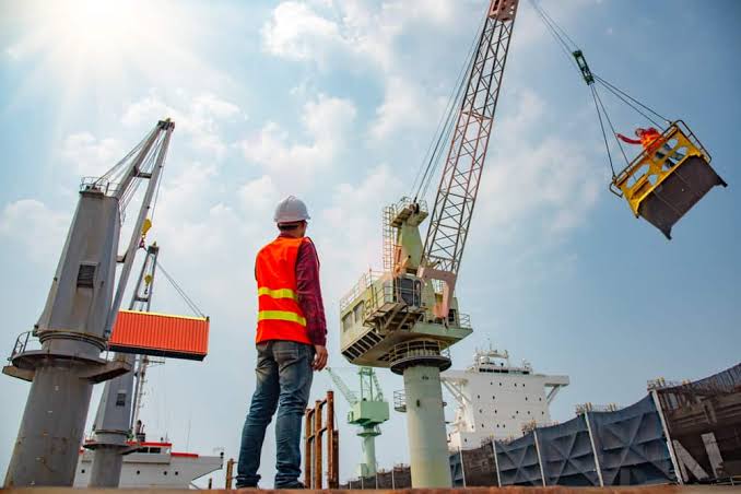 Electrical Crane Operator Technician